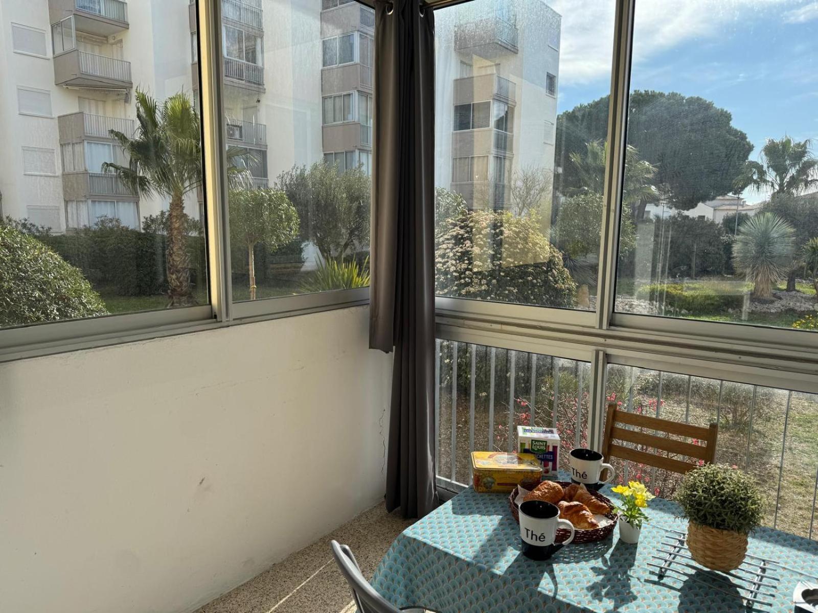 Agréable appartement RDC proche centre-ville et plages Le Grau-du-Roi Esterno foto